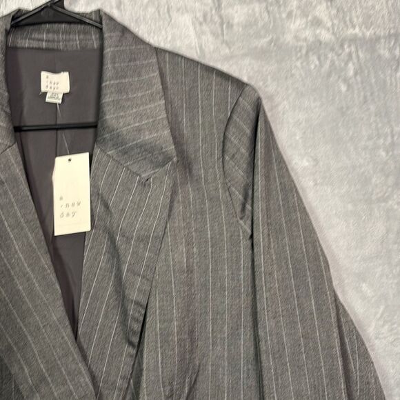 NWT New A New Day White & Gray Pin Stripe Button Front Blazer Size XXL - Picture 4 of 10